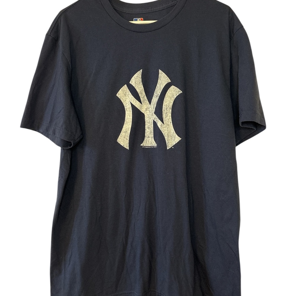 Official MLB New York Yankees Logo Navy Blue Short Sleeve Tee